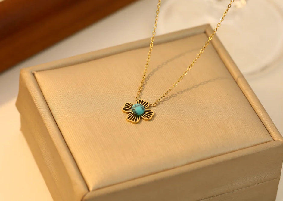 COLLIER CROIX