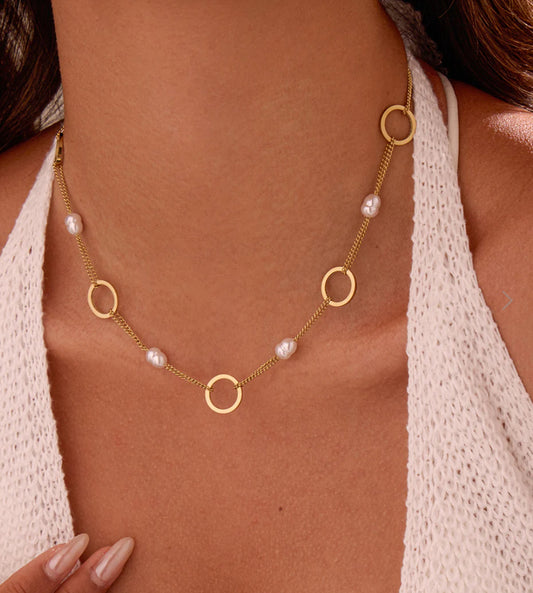 COLLIER ALMA